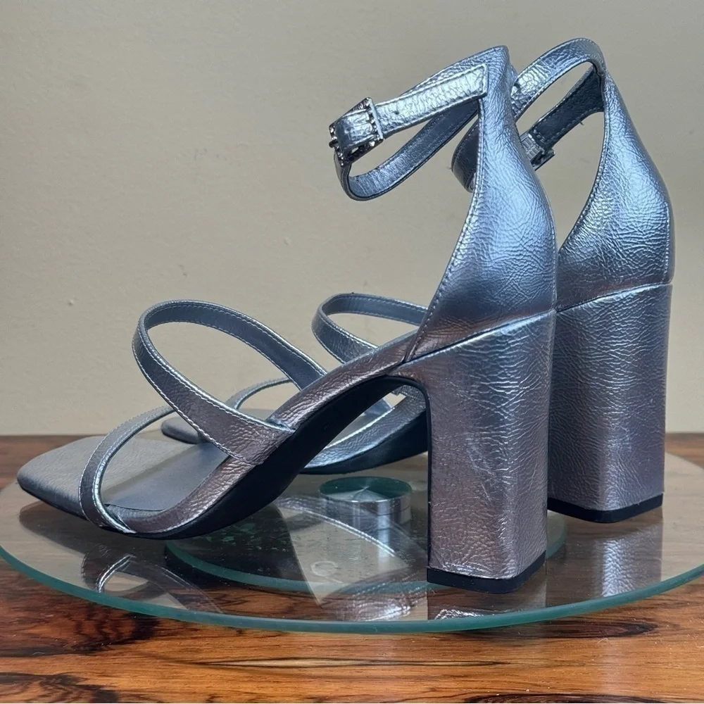 Nordstrom Rack Adelaide Block Heel Sandal silver metallic - size 8